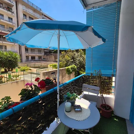En Bord De Apartament
